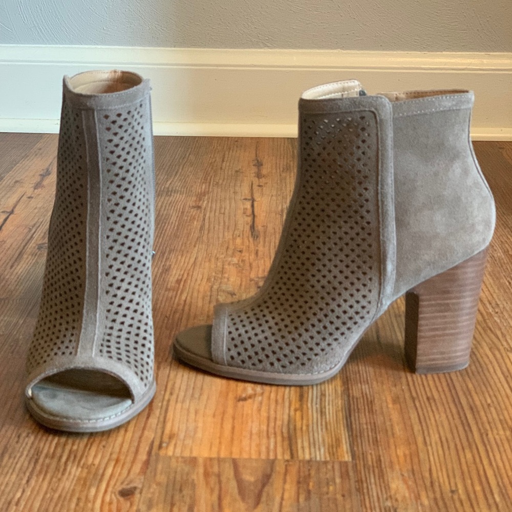 Lucky Brand peep toe sandals